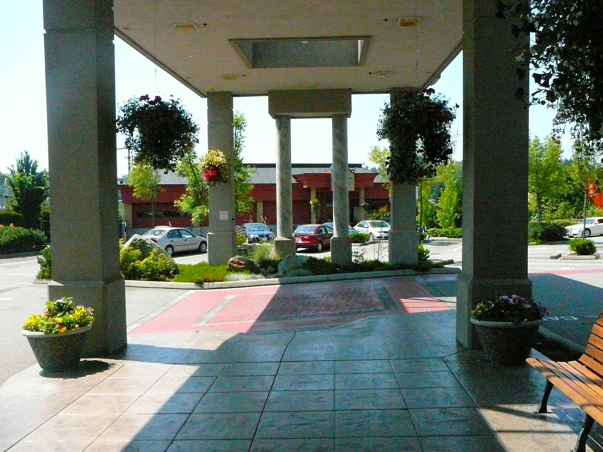 Coast Abbotsford Hotel & Suites Bagian luar foto